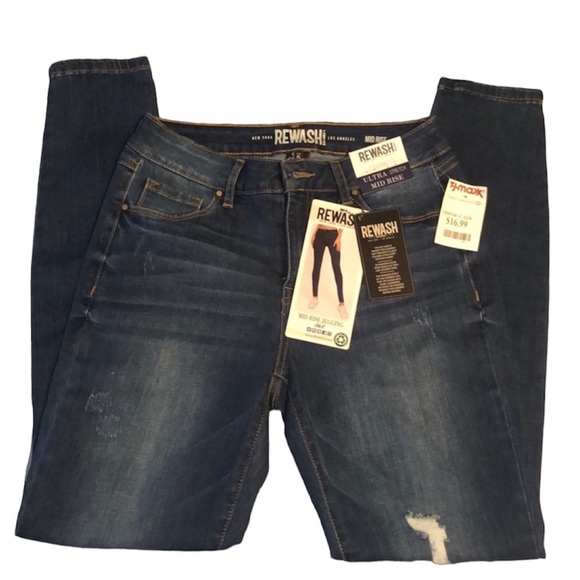 NWT REWASH SIZE 5  women’s/ juniors mid rise Jeans - Picture 1 of 2